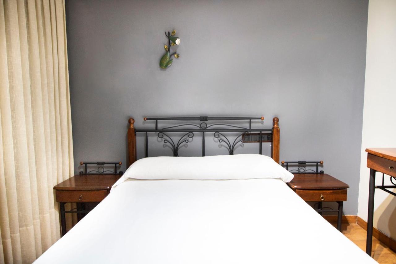 Alda Casco Antiguo Hotel เลออน ภายนอก รูปภาพ